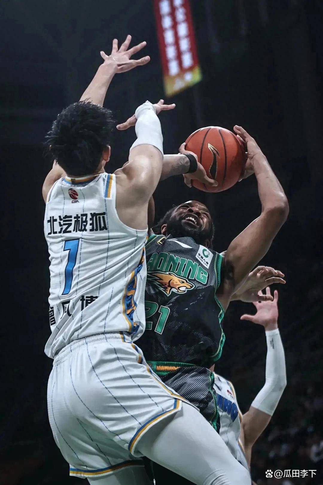 英雄联盟竞猜 -冲刺阶段CBA季后赛传出新动向，阿贾克斯临场应变，管理层表态——气氛紧张，球探报告显示潜力 