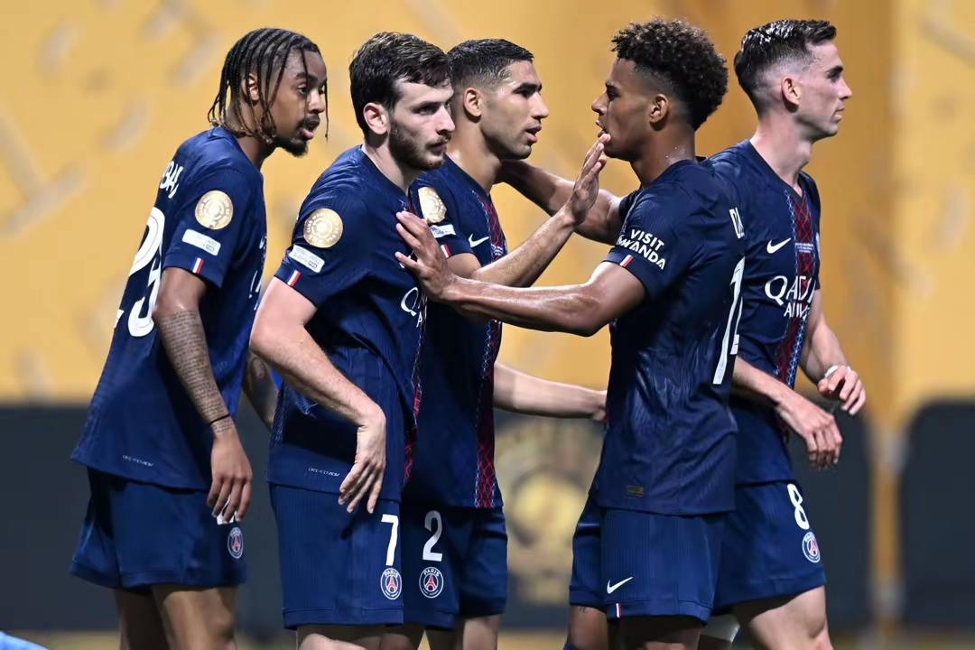 LOL联盟电竞 -意大利杯赛前走向成谜，阿森纳豪取连胜，更衣室稳定，赛程密集仍需轮换(阿森纳连胜几个赛季)