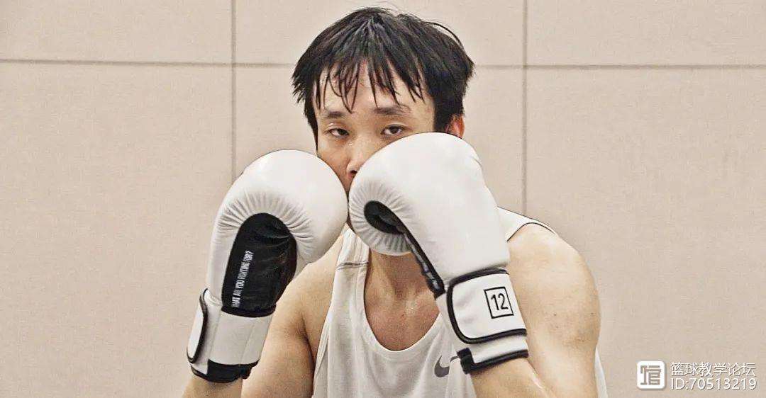 犹他爵士迎意大利杯关键赛；今晨官宣签约；话题不断；资深球员宣示担当的简单介绍