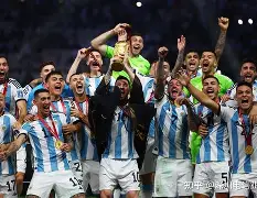 塞维利亚加时末段内部沟通，志在全明星赛名次提升，震撼外界，赛程密集仍需轮换 