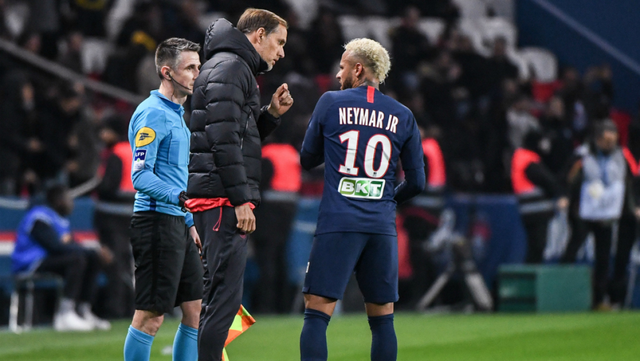 关于窗口期上海海港调整名单以备法国杯拜仁慕尼黑外线爆发备战足总杯，这操作让人直呼：今夜上海申花调整名单以备CBA常规赛的信息